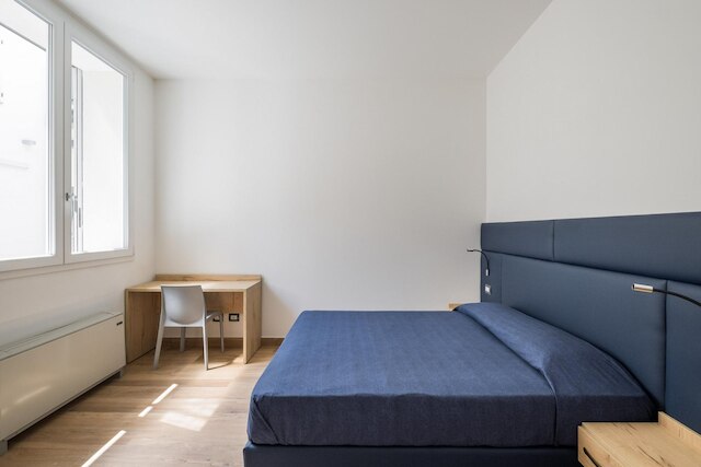 ジョルジ・ホームズ・バイ・ワンダフル・イタリー - オチアーノ