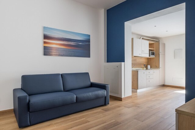 ジョルジ・ホームズ・バイ・ワンダフル・イタリー - オチアーノ