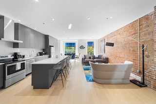 エレガント・スイーツ・デ・ラ・モンターニュ- Dtwn Mtl