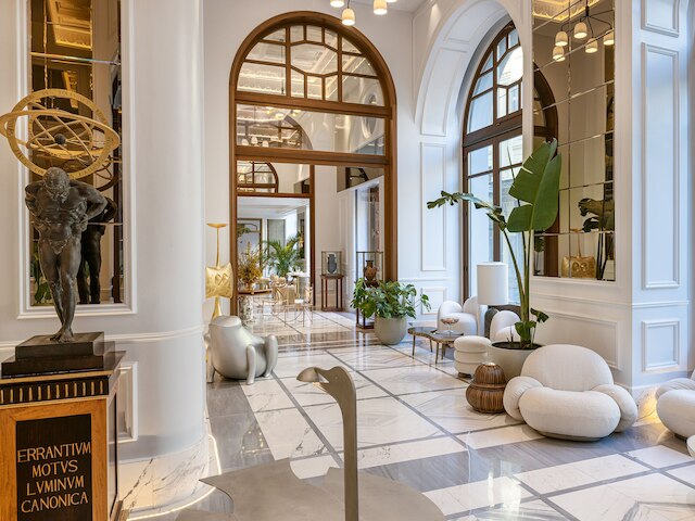 ザ ドリ アット アクロポリス, ア ホテル トゥ リブ