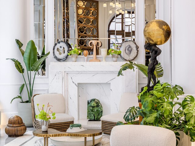 ザ ドリ アット アクロポリス, ア ホテル トゥ リブ