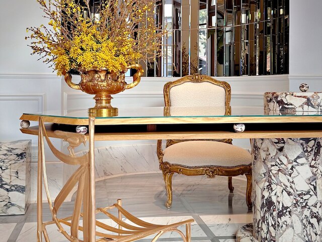 ザ ドリ アット アクロポリス, ア ホテル トゥ リブ