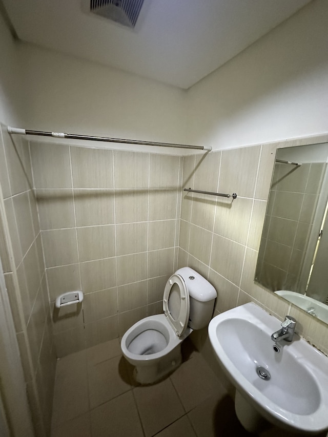 エンバシーポッド 28