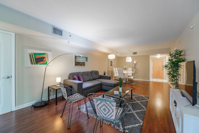 アメージング2BrコンドインブリッケルWプール