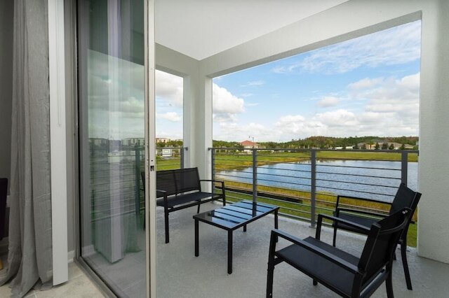 スウィートスイート スリープス 6 @ ストーリーレイク バイ シャインヴィラズ 2 ベッドルーム アパート