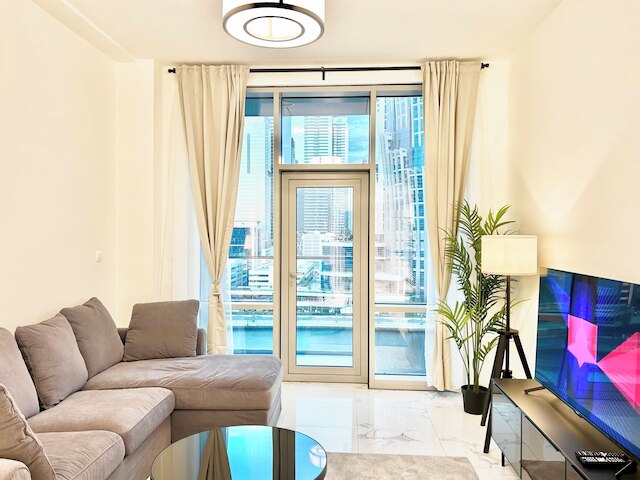 アル・ハブトール・シティの魅力的な1ベッドルーム、バルコニー付き