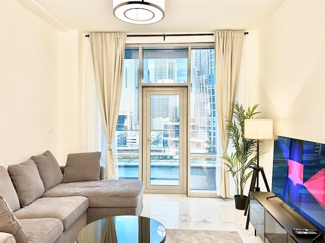 アル・ハブトール・シティの魅力的な1ベッドルーム、バルコニー付き