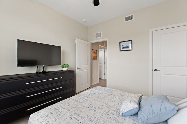 トリプル ヘッダー @ ストーリーレイク バイ シャイン ヴィラズ 3 ベッドルーム アパート