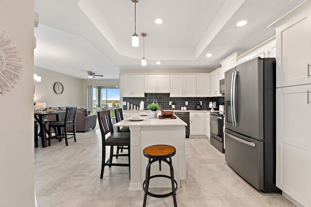 トリプル ヘッダー @ ストーリーレイク バイ シャイン ヴィラズ 3 ベッドルーム アパート