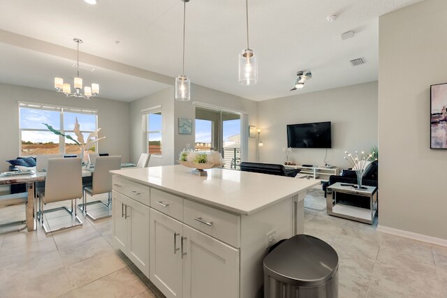 ファイヤーワークス @ ナイト -ストーリーレイク バイ シャインビラズ 709 2 ベッドルーム アパート