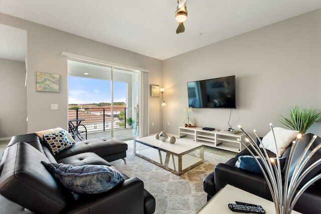 ファイヤーワークス @ ナイト -ストーリーレイク バイ シャインビラズ 709 2 ベッドルーム アパート