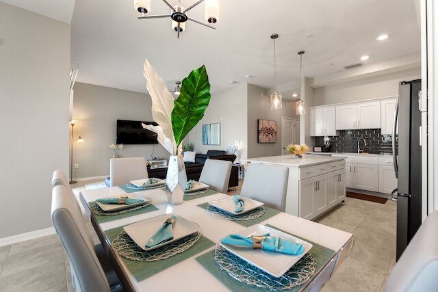 ファイヤーワークス @ ナイト -ストーリーレイク バイ シャインビラズ 709 2 ベッドルーム アパート