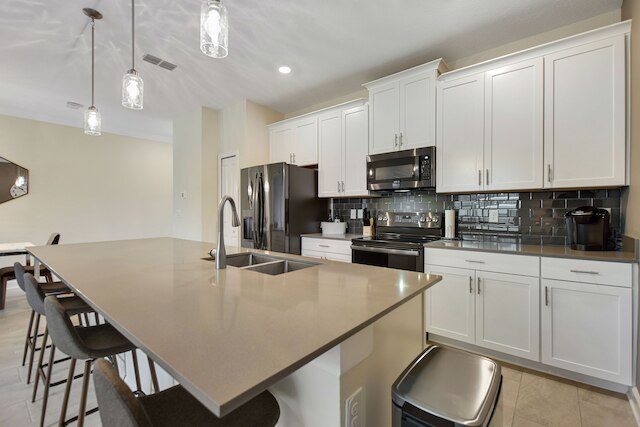 マジック リリー - ストーリーレイク バイ シャインヴィラズ #834 4 ベッドルーム タウンハウス