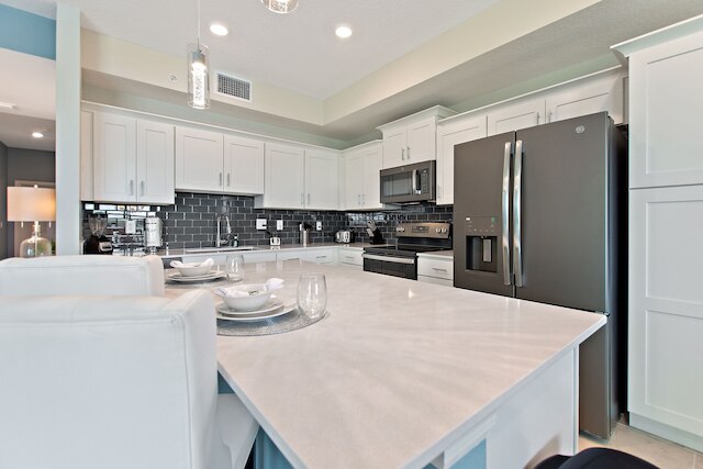 デカダント ペンギン - ストーリー レイク バイ シャイン ヴィラズ 704 2 ベッドルーム アパート