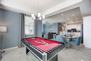 デカダント ペンギン - ストーリー レイク バイ シャイン ヴィラズ 704 2 ベッドルーム アパート