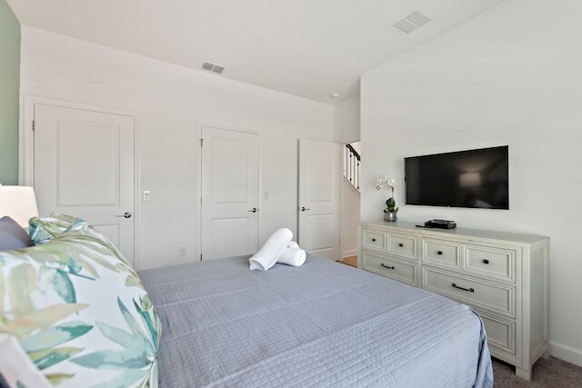 ブルービーチ アット ストーリーレイク バイ シャインヴィラズ #400 4 ベッドルームタウンハウス