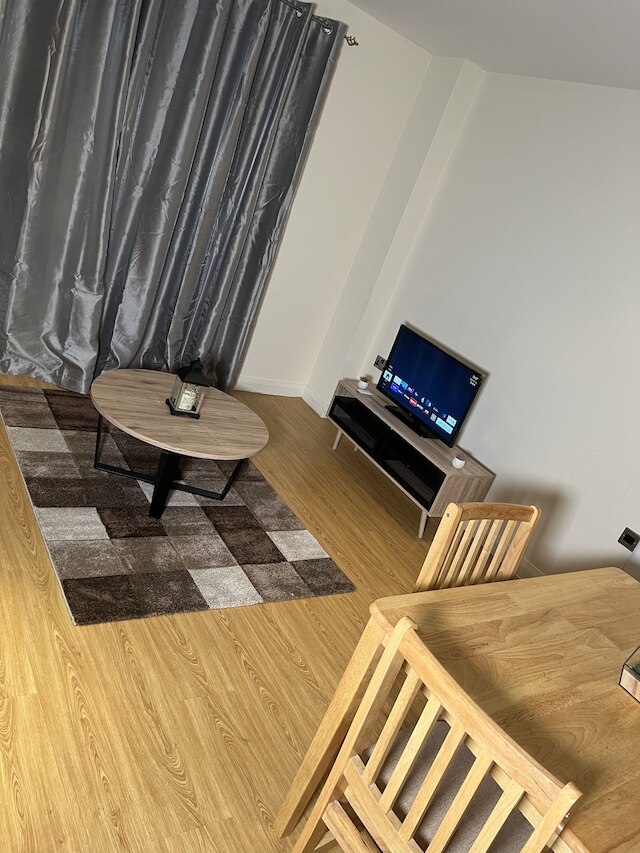 XQ7 ビルディング