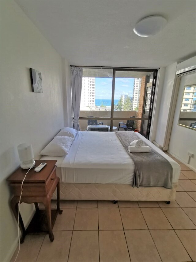 パラダイストワーズサーファーズパラダイス