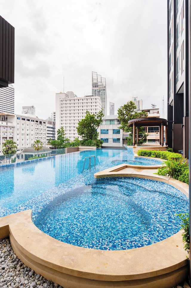 ザ リッチ レジデンス スクンビット ナナ