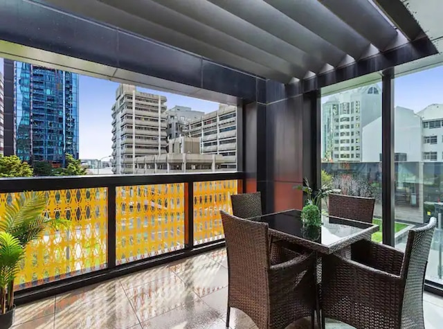 セントラル 2 ベッドルーム アパートメント - ラージ バルコニー by ゾディアック ステイズ