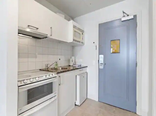 スタニング スタジオ - ジム, プール & パーキング ゾディアック ステイズ