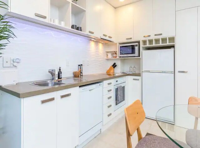 コージー シティ アパートメント | プール, ジム & ビュー | ゾディアック ステイズ