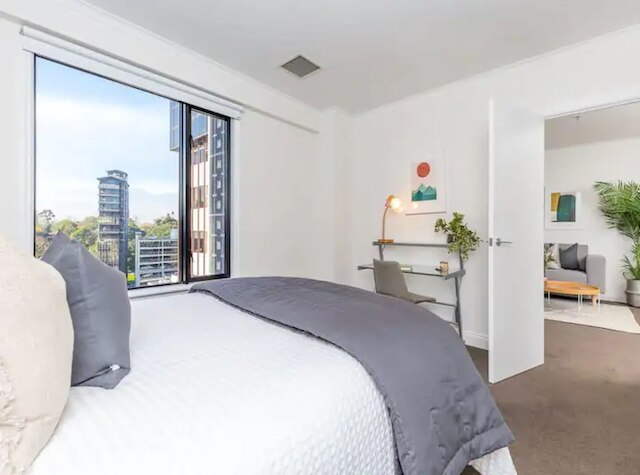 コージー シティ アパートメント | プール, ジム & ビュー | ゾディアック ステイズ