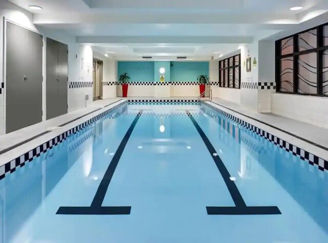 コージー シティ アパートメント | プール, ジム & ビュー | ゾディアック ステイズ