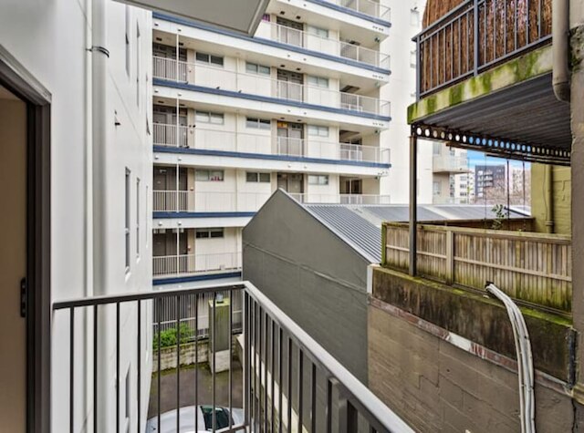 アップタウン トゥー ベッドルーム アパートメント ウィズ ザ エッセンシャルズ