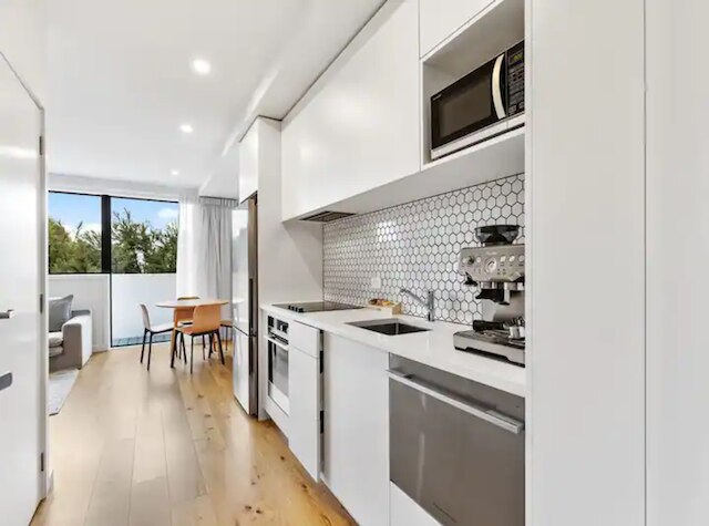 コンビニエント モダン 2 ベッドルーム ユニット ウィズ フリー パーキング