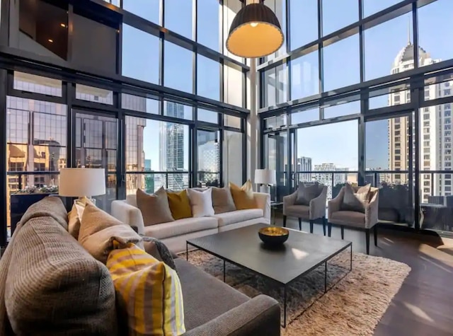 ペントハウス ソフィスティケーション オン クイーン ストリート