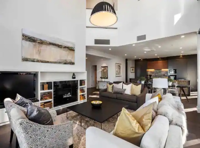 ペントハウス ソフィスティケーション オン クイーン ストリート