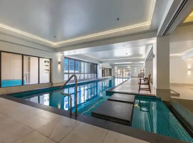 ブライト 1ベッドルーム ビューティー ウィズ バルコニー ゾディアック ステイズ