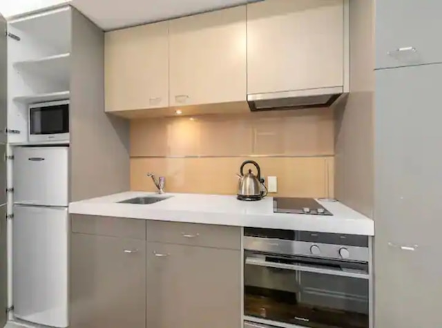 スタニング スペーシャス スタジオ イン ヴィアダクト ベシン