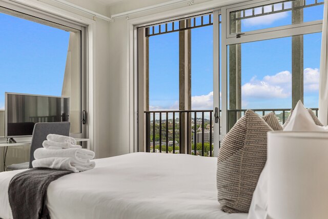 ラグジュアリー 2ベッドルーム アパートメント – プール, ジム, プライム スポット ゾディアック ステイズ