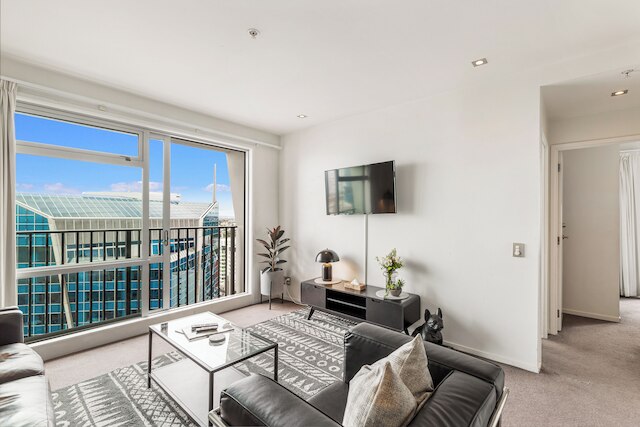 ラグジュアリー 2ベッドルーム アパートメント – プール, ジム, プライム スポット ゾディアック ステイズ