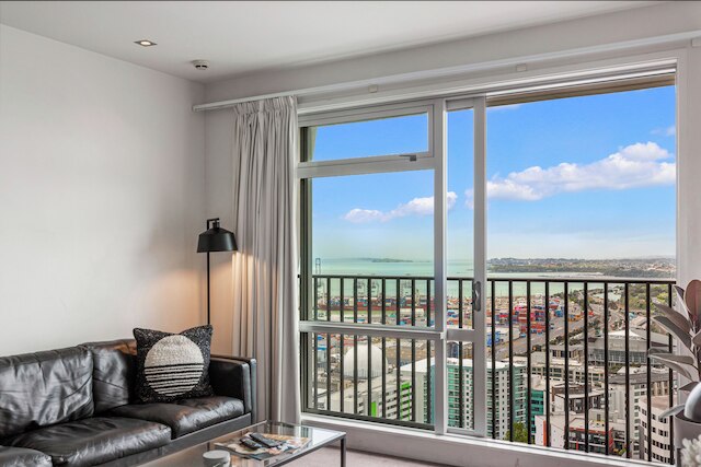 ラグジュアリー 2ベッドルーム アパートメント – プール, ジム, プライム スポット ゾディアック ステイズ