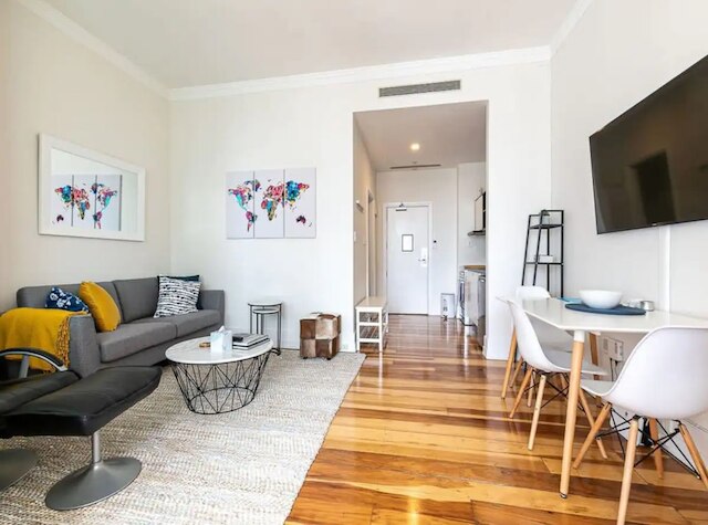 スペーシャス ワン ベッドルーム ウィズ プール アンド ジム !