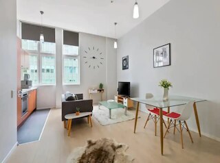 ライブリー アンド スタニング セントラル アパートメント by ゾディアック ステイズ