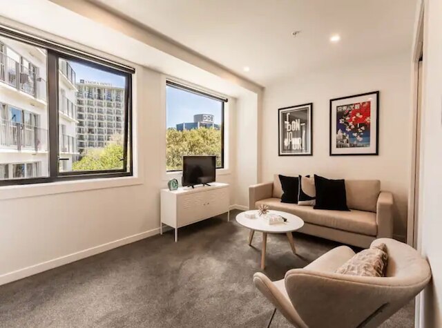 ビューティフル 2ベッドルーム ユニット ネクスト トゥ マイヤーズ パーク ゾディアック ステイズ