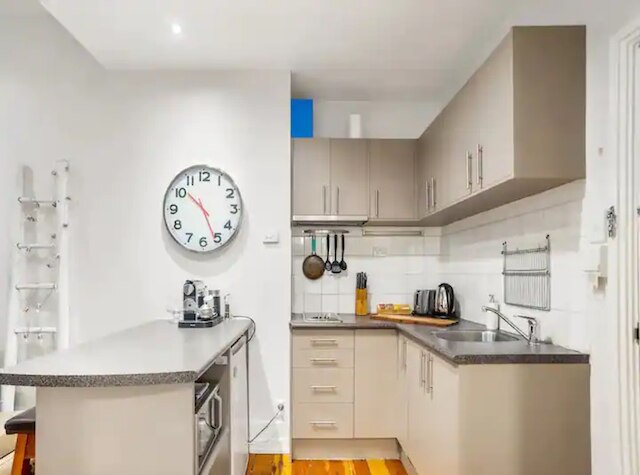 スタイリッシュ スタジオ ウィズ プール アンド ジム