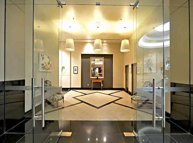 スペーシャス リトリート オン クイーン ストリート ウィズ ジム アンド プール