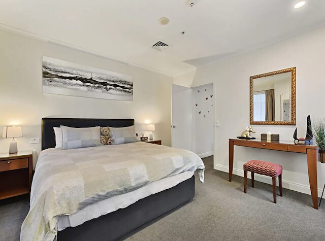 スペーシャス リトリート オン クイーン ストリート ウィズ ジム アンド プール