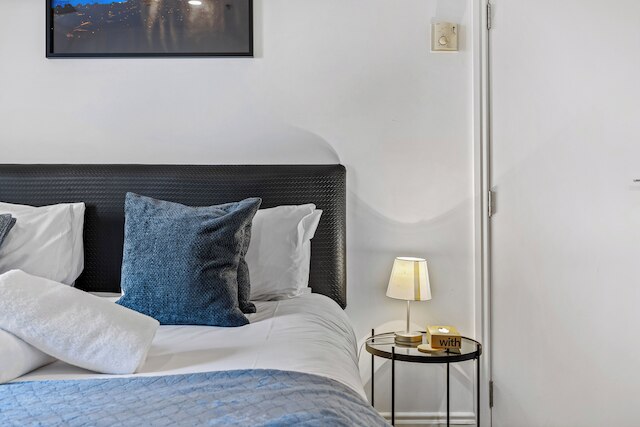 シック セントラル アパートメント ウィズ ジム アンド プール by Zodiak Stays