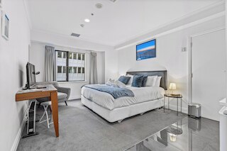 シック セントラル アパートメント ウィズ ジム アンド プール by Zodiak Stays