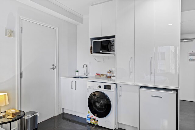 シック セントラル アパートメント ウィズ ジム アンド プール by Zodiak Stays