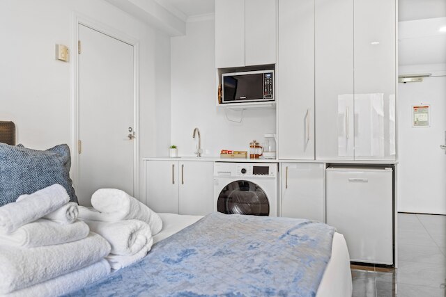 シック セントラル アパートメント ウィズ ジム アンド プール by Zodiak Stays