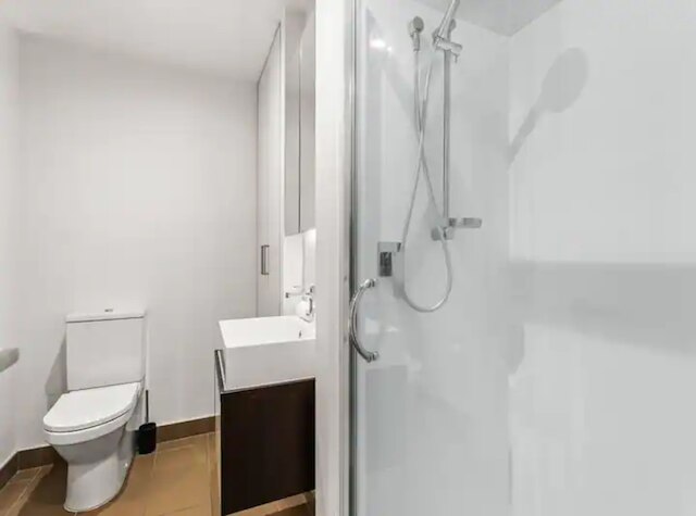 スタイリッシュ セントラル シティ 1 ベッドルーム ウィズ パティオ