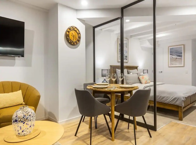 コンド イン クイーン ストリート CBD ウィズ プール アンド ジム Zodiak Stays