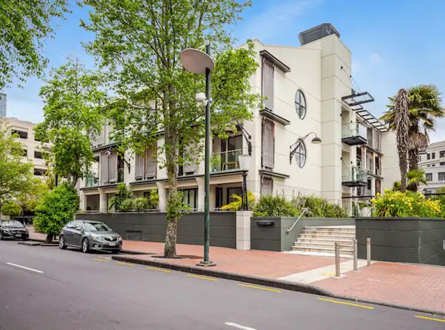 ワンベッドルーム ロフト イン ビアダクト バイ ゾディアック ステイズ